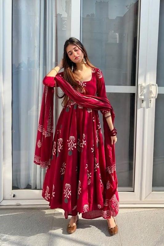 Women’s Beautiful Printed western wear Kurti [RED]