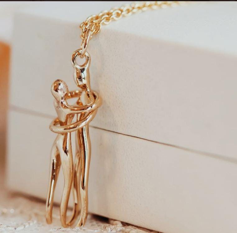 Stunning Rosegold Express Your Fellings Love Hug Couple Chain Pendant